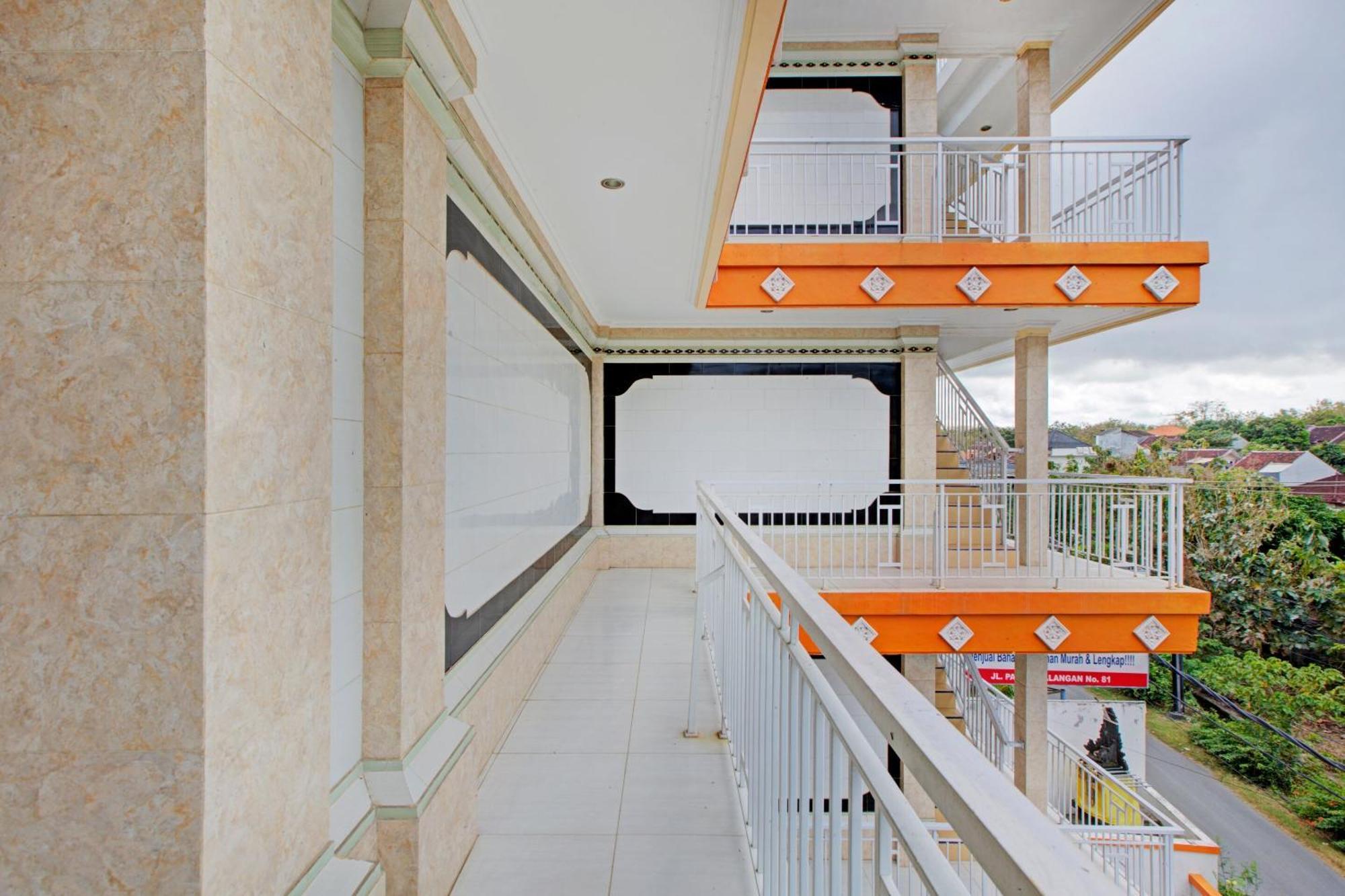 Oyo 2463 Bali Balangan Hotel Jimbaran  Exterior photo